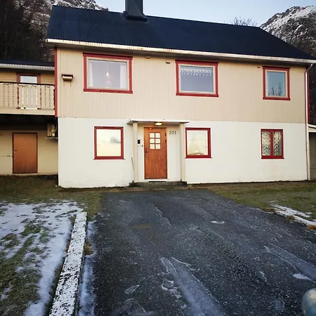 Tatil Evi Family House With Sea View Sennesvik